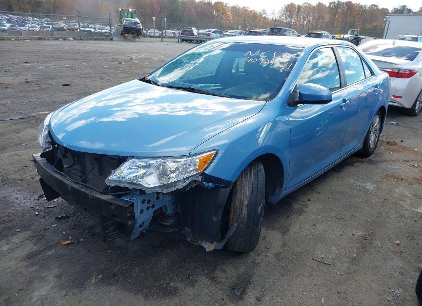 Photo 2 of 2013 Toyota Camry L (VIN 4T1BF1FK1DU681785)