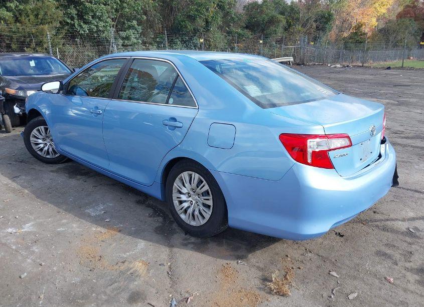 Photo 3 of 2013 Toyota Camry L (VIN 4T1BF1FK1DU681785)
