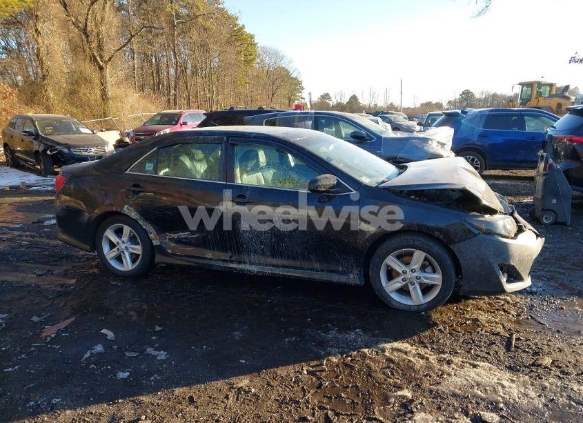 Photo 13 of 2013 Toyota Camry SE (VIN 4T1BF1FK1DU715952)