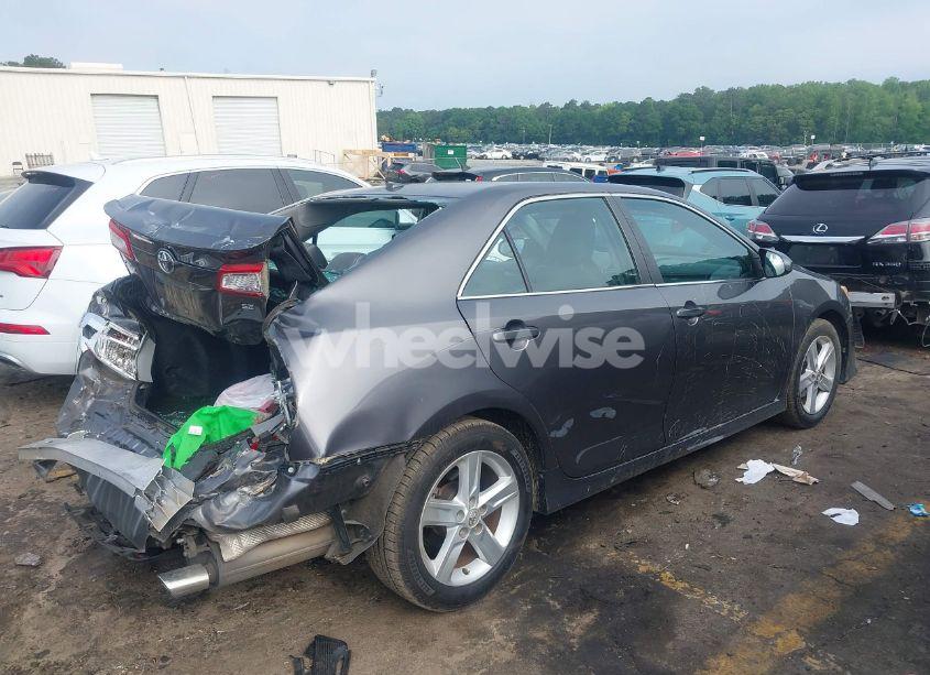 Photo 4 of 2013 Toyota Camry SE (VIN 4T1BF1FK1DU720911)