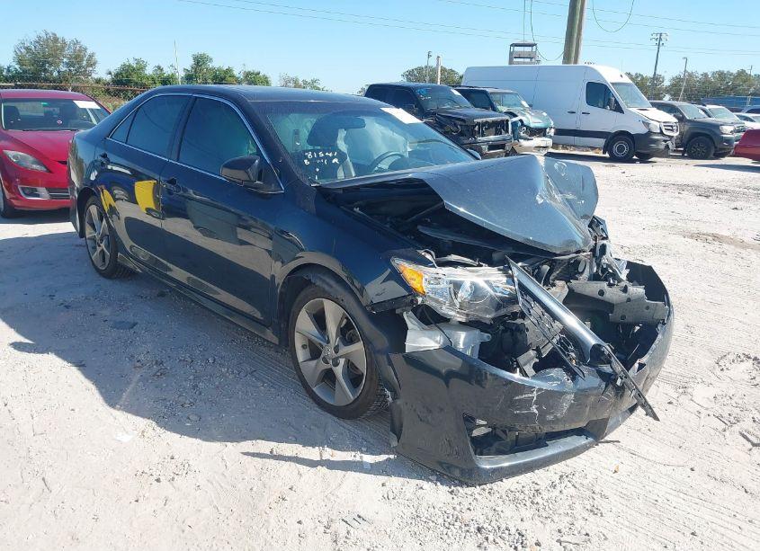 2014 Toyota Camry SE SPORT (VIN 4T1BF1FK1EU319201) main photo