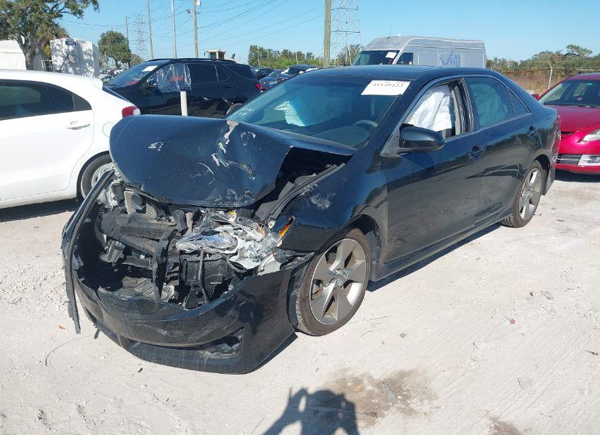 Photo 2 of 2014 Toyota Camry SE SPORT (VIN 4T1BF1FK1EU319201)