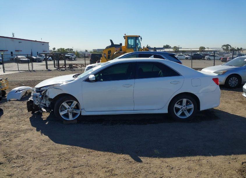 Photo 15 of 2014 Toyota Camry SE (VIN 4T1BF1FK1EU338041)