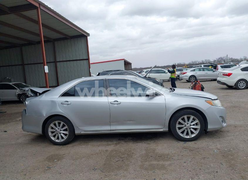 Photo 13 of 2014 Toyota Camry XLE (VIN 4T1BF1FK1EU357642)