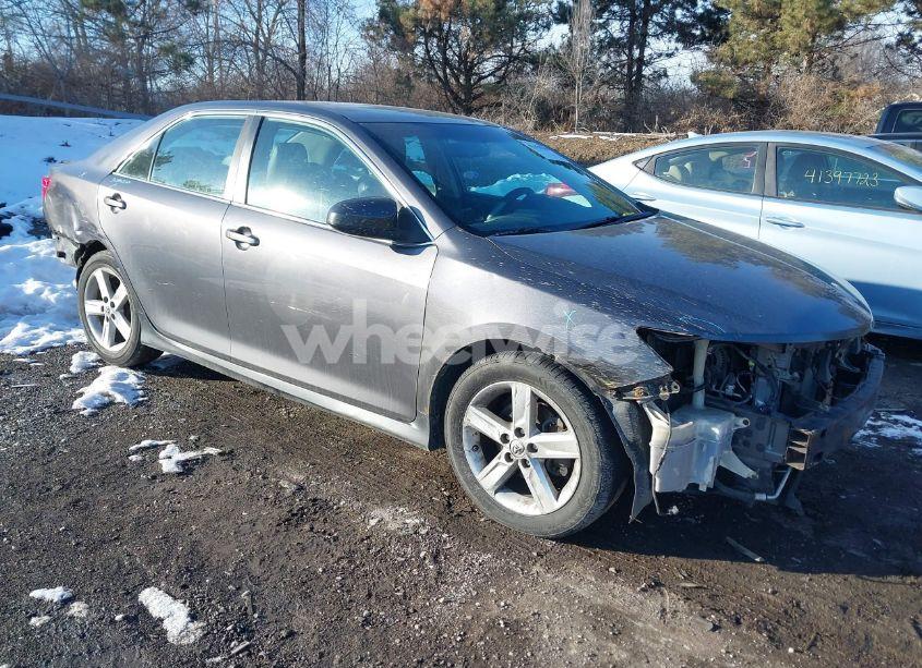 2014 Toyota Camry SE (VIN 4T1BF1FK1EU364123) main photo