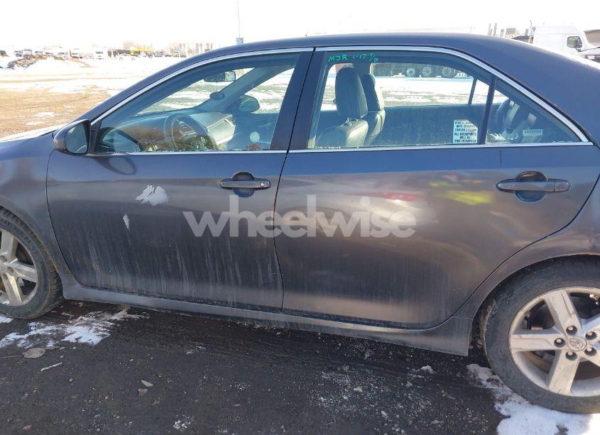 Photo 15 of 2014 Toyota Camry SE (VIN 4T1BF1FK1EU364123)