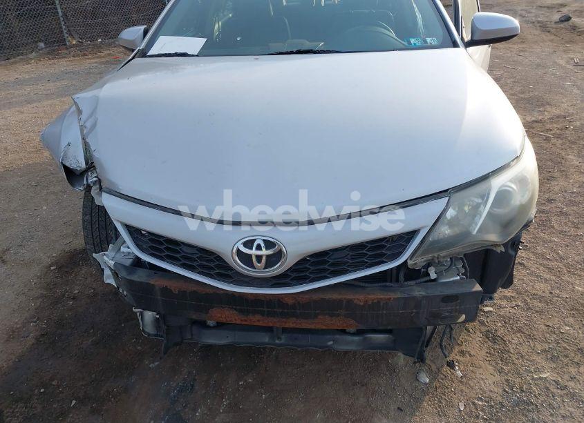 Photo 10 of 2014 Toyota Camry SE (VIN 4T1BF1FK1EU379706)