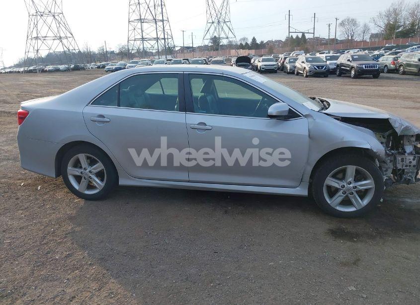 Photo 14 of 2014 Toyota Camry SE (VIN 4T1BF1FK1EU379706)