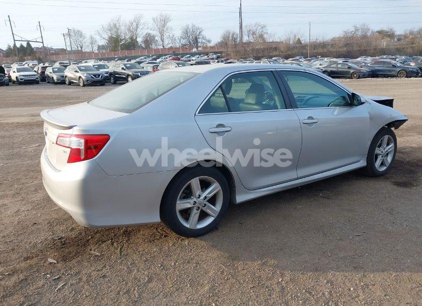 Photo 4 of 2014 Toyota Camry SE (VIN 4T1BF1FK1EU379706)