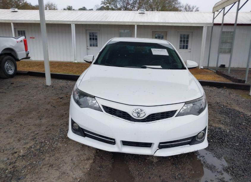 Photo 12 of 2014 Toyota Camry SE (VIN 4T1BF1FK1EU383044)