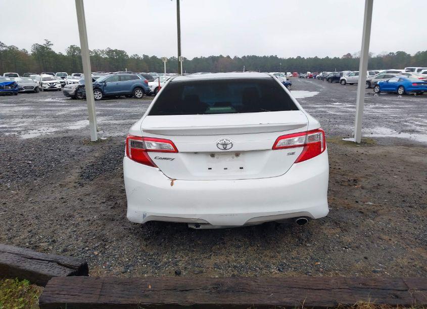 Photo 16 of 2014 Toyota Camry SE (VIN 4T1BF1FK1EU383044)