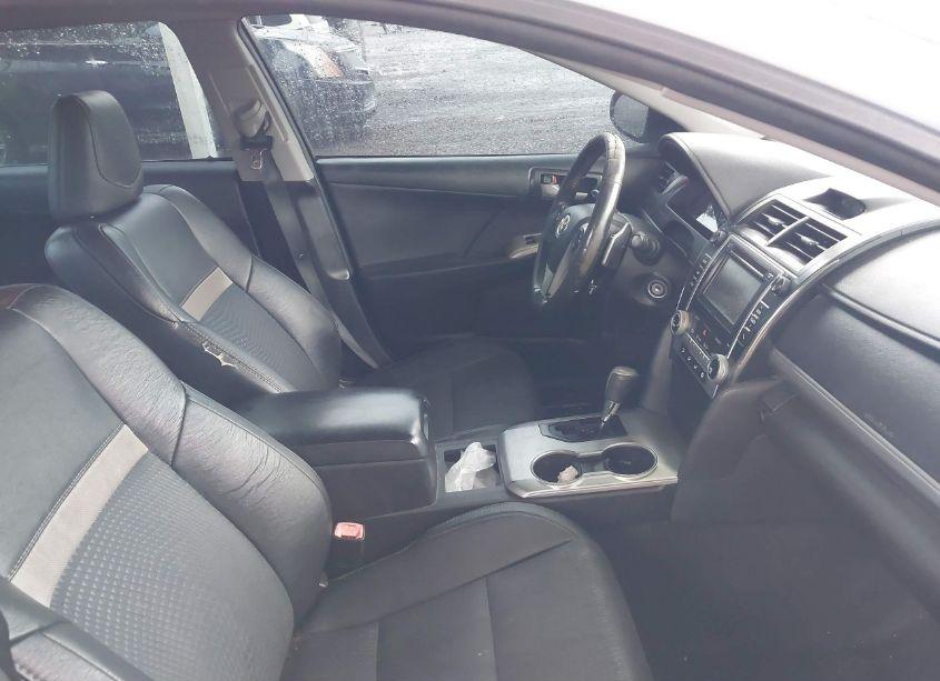 Photo 5 of 2014 Toyota Camry SE (VIN 4T1BF1FK1EU383044)