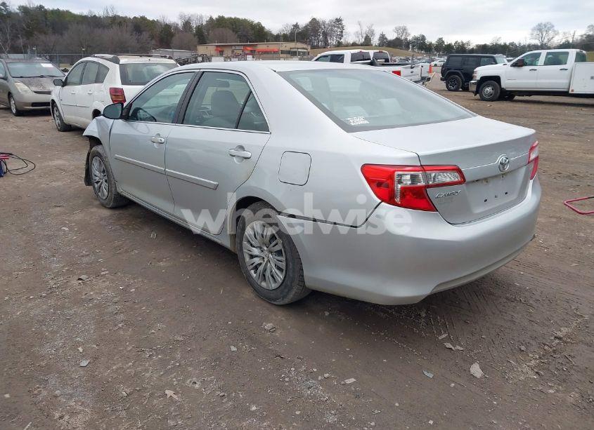 Photo 3 of 2014 Toyota Camry LE (VIN 4T1BF1FK1EU401820)
