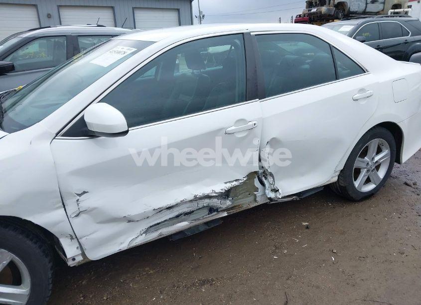 Photo 14 of 2014 Toyota Camry SE (VIN 4T1BF1FK1EU411599)