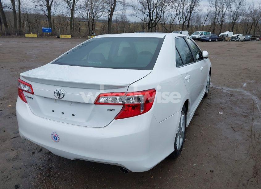 Photo 4 of 2014 Toyota Camry SE (VIN 4T1BF1FK1EU411599)
