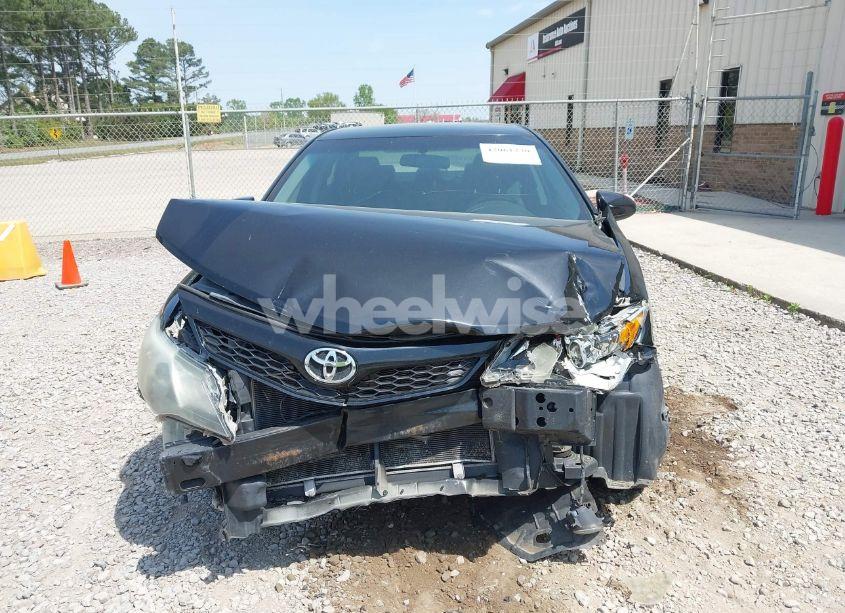 Photo 13 of 2014 Toyota Camry SE (VIN 4T1BF1FK1EU424661)