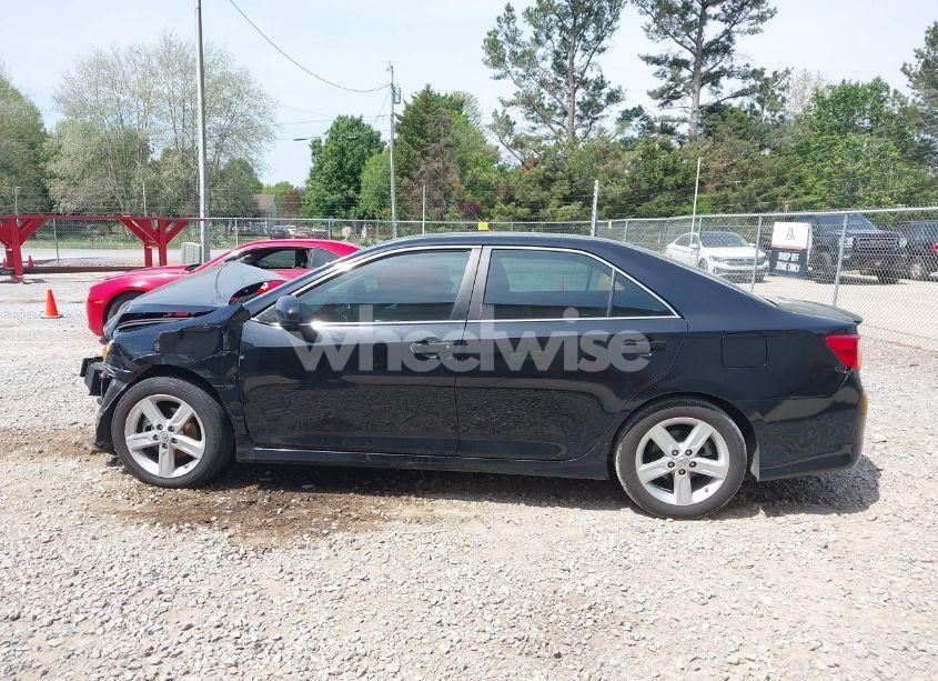 Photo 15 of 2014 Toyota Camry SE (VIN 4T1BF1FK1EU424661)