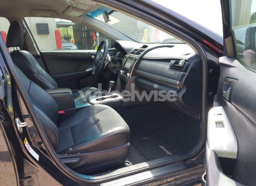 Photo 5 of 2014 Toyota Camry SE (VIN 4T1BF1FK1EU424661)