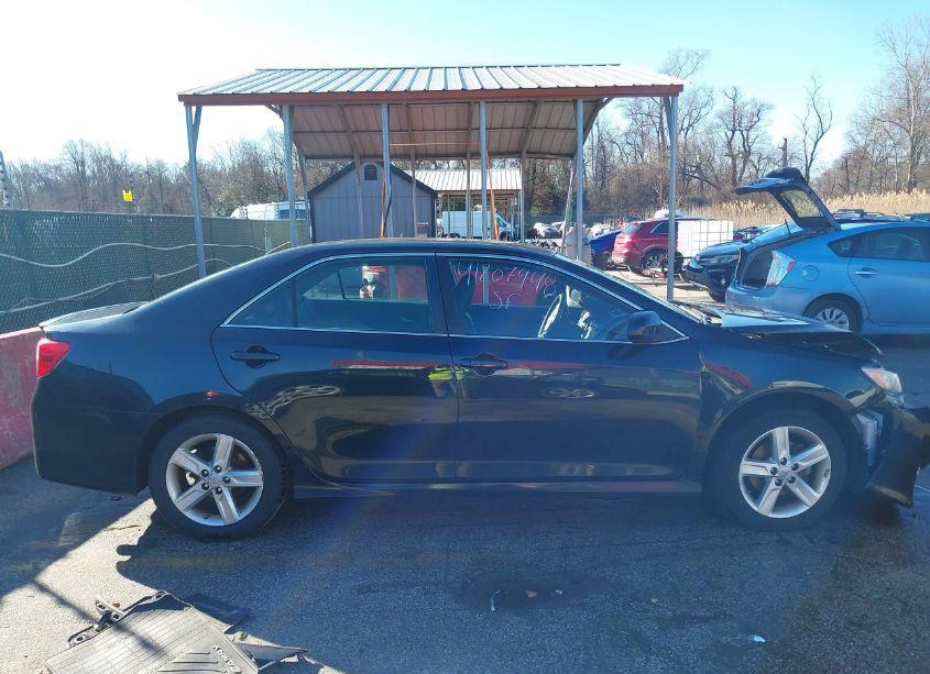 Photo 13 of 2014 Toyota Camry SE (VIN 4T1BF1FK1EU446224)