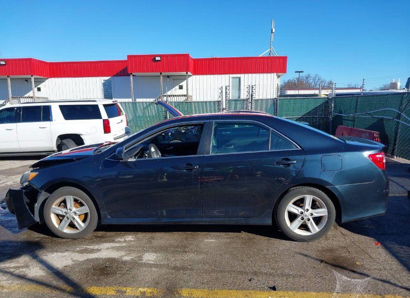 Photo 14 of 2014 Toyota Camry SE (VIN 4T1BF1FK1EU446224)