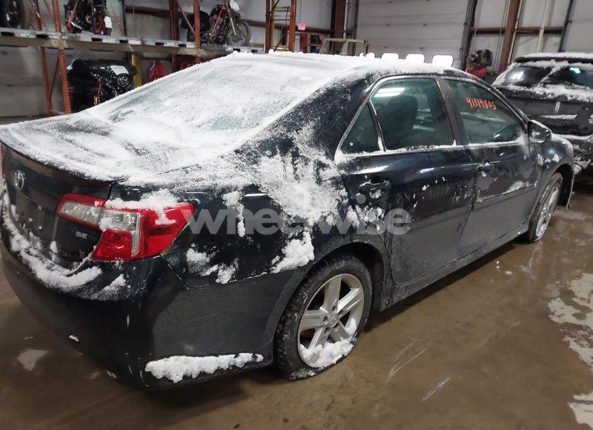 Photo 4 of 2014 Toyota Camry SE (VIN 4T1BF1FK1EU462973)