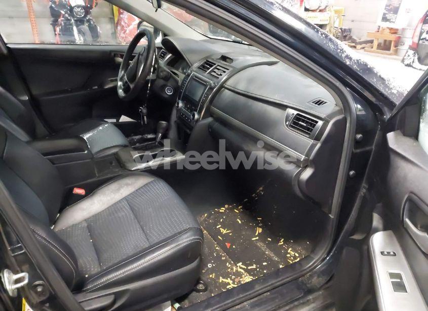 Photo 5 of 2014 Toyota Camry SE (VIN 4T1BF1FK1EU462973)