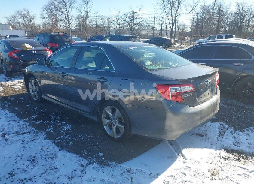 Photo 3 of 2014 Toyota Camry SE SPORT (VIN 4T1BF1FK1EU469230)