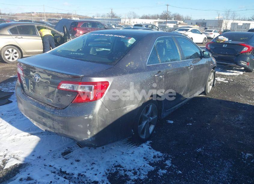 Photo 4 of 2014 Toyota Camry SE SPORT (VIN 4T1BF1FK1EU469230)