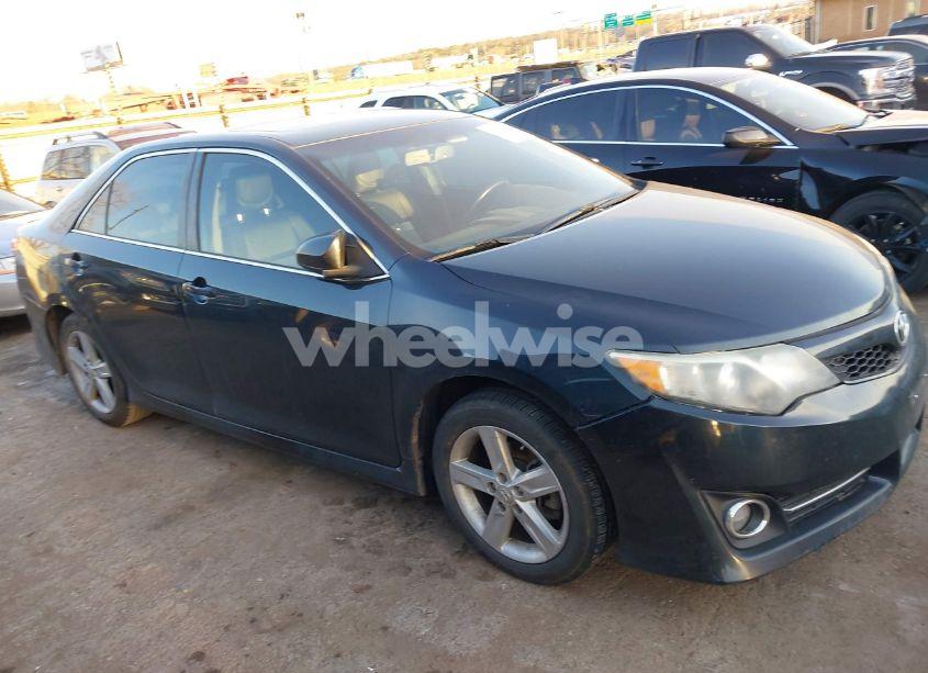 Photo 13 of 2014 Toyota Camry SE (VIN 4T1BF1FK1EU473021)