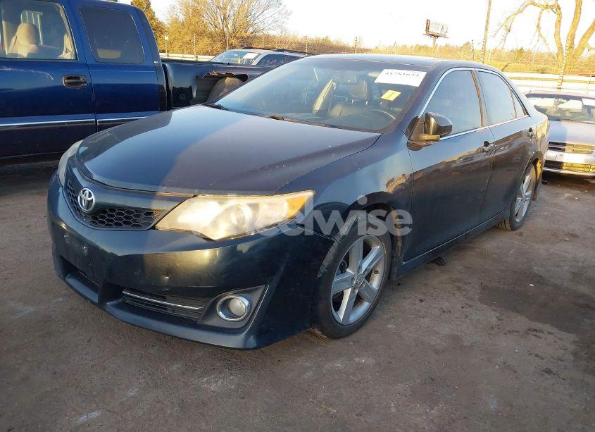 Photo 2 of 2014 Toyota Camry SE (VIN 4T1BF1FK1EU473021)