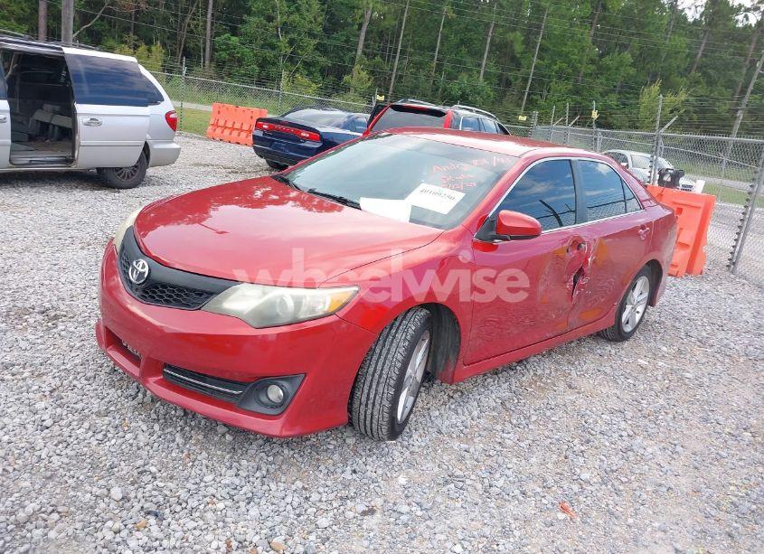 Photo 2 of 2014 Toyota Camry SE (VIN 4T1BF1FK1EU751898)