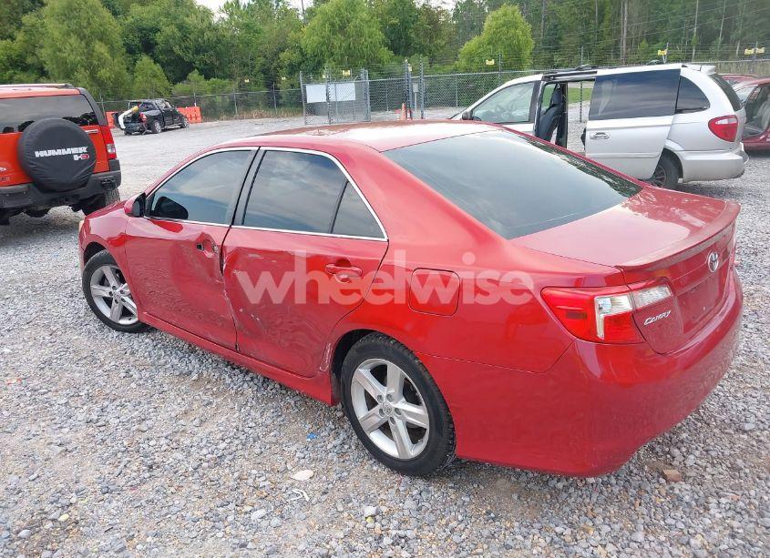 Photo 3 of 2014 Toyota Camry SE (VIN 4T1BF1FK1EU751898)