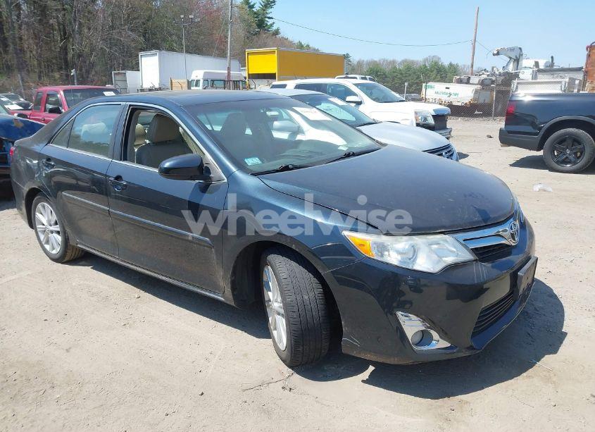 2014 Toyota Camry XLE (VIN 4T1BF1FK1EU755336) main photo