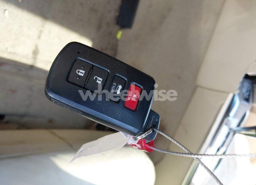 Photo 11 of 2014 Toyota Camry XLE (VIN 4T1BF1FK1EU755336)