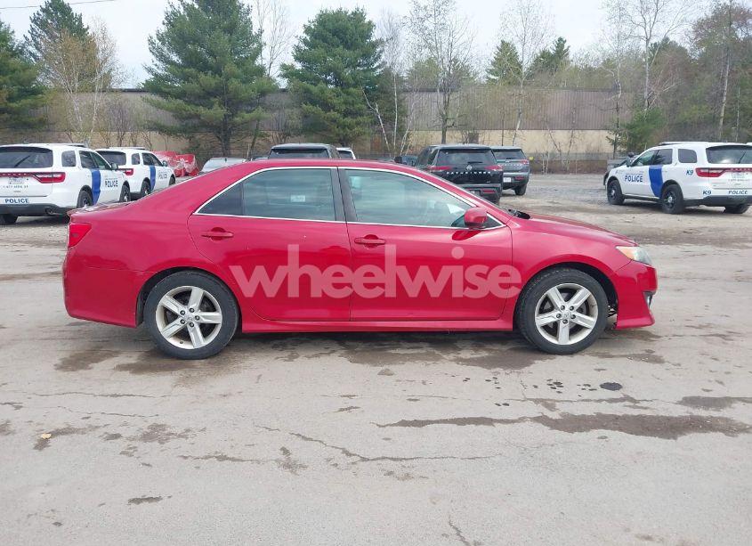 Photo 13 of 2014 Toyota Camry SE (VIN 4T1BF1FK1EU758494)