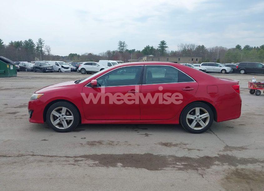 Photo 14 of 2014 Toyota Camry SE (VIN 4T1BF1FK1EU758494)