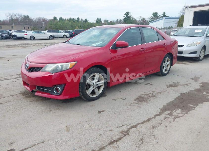 Photo 2 of 2014 Toyota Camry SE (VIN 4T1BF1FK1EU758494)