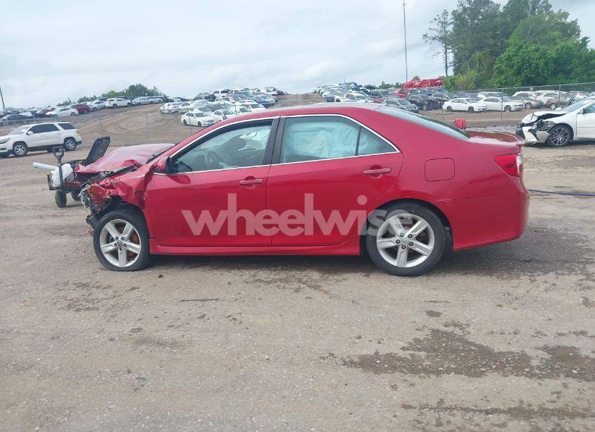 Photo 14 of 2014 Toyota Camry SE (VIN 4T1BF1FK1EU781984)