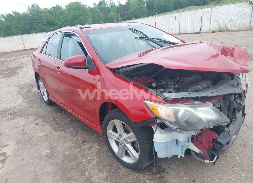 Photo 18 of 2014 Toyota Camry SE (VIN 4T1BF1FK1EU781984)