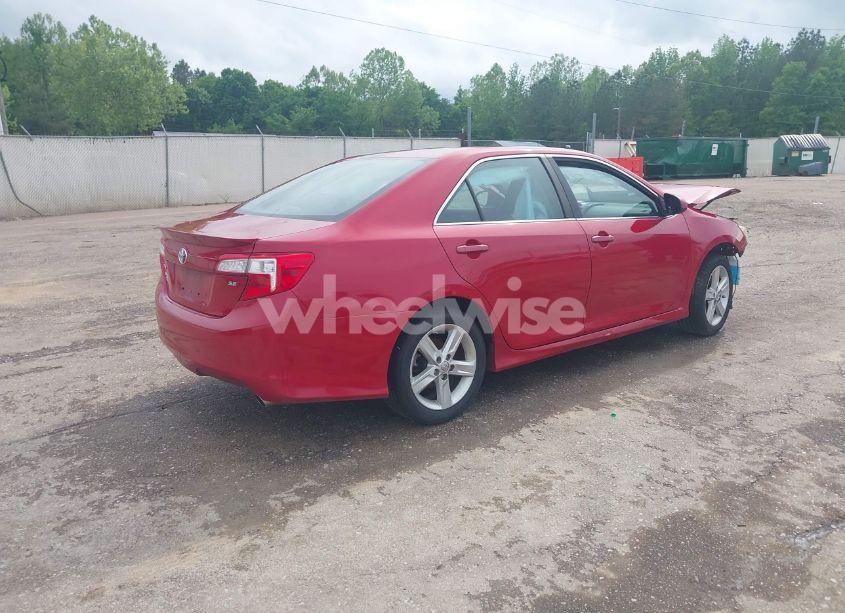 Photo 4 of 2014 Toyota Camry SE (VIN 4T1BF1FK1EU781984)