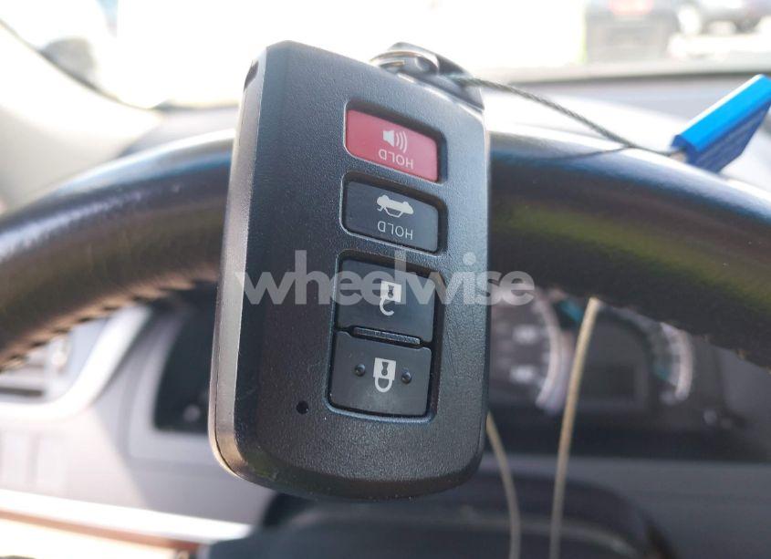 Photo 11 of 2014 Toyota Camry XLE (VIN 4T1BF1FK1EU806205)