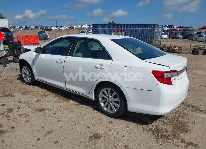 Photo 3 of 2014 Toyota Camry XLE (VIN 4T1BF1FK1EU806205)