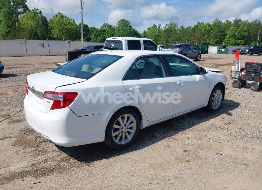 Photo 4 of 2014 Toyota Camry XLE (VIN 4T1BF1FK1EU806205)