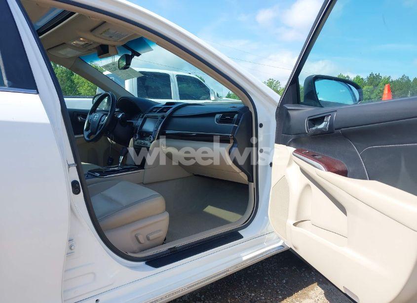 Photo 5 of 2014 Toyota Camry XLE (VIN 4T1BF1FK1EU806205)