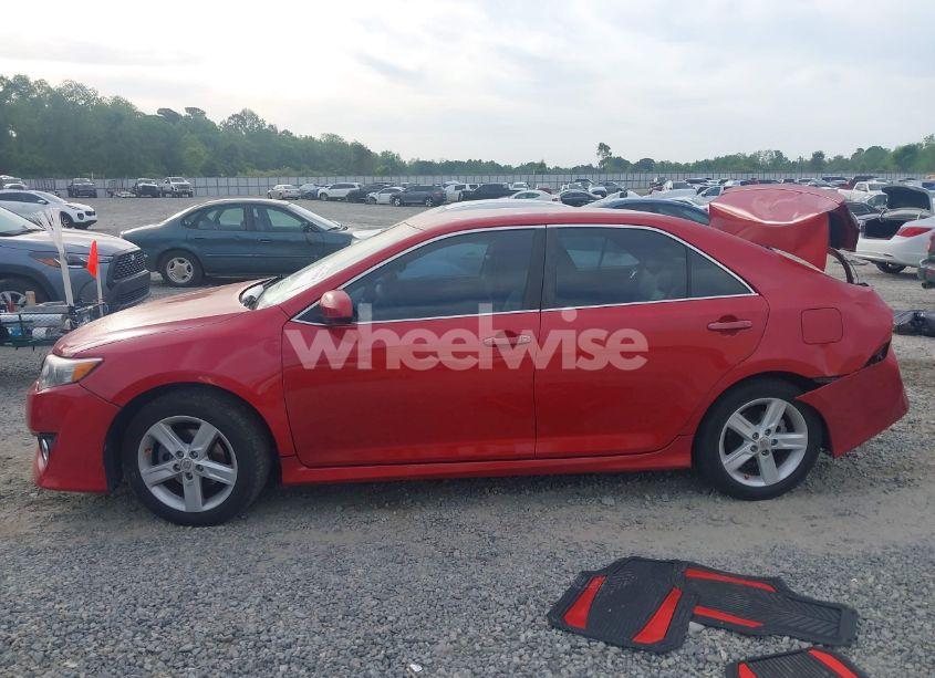 Photo 14 of 2014 Toyota Camry SE (VIN 4T1BF1FK1EU809282)