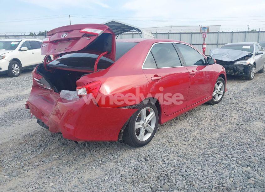 Photo 4 of 2014 Toyota Camry SE (VIN 4T1BF1FK1EU809282)