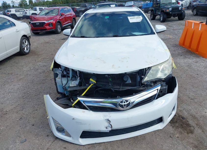 Photo 13 of 2014 Toyota Camry XLE (VIN 4T1BF1FK1EU830486)