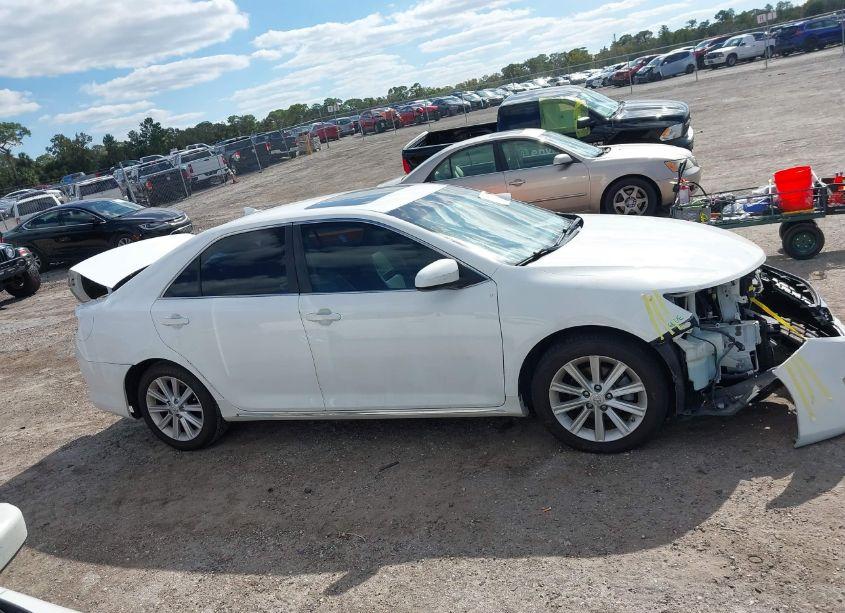 Photo 14 of 2014 Toyota Camry XLE (VIN 4T1BF1FK1EU830486)