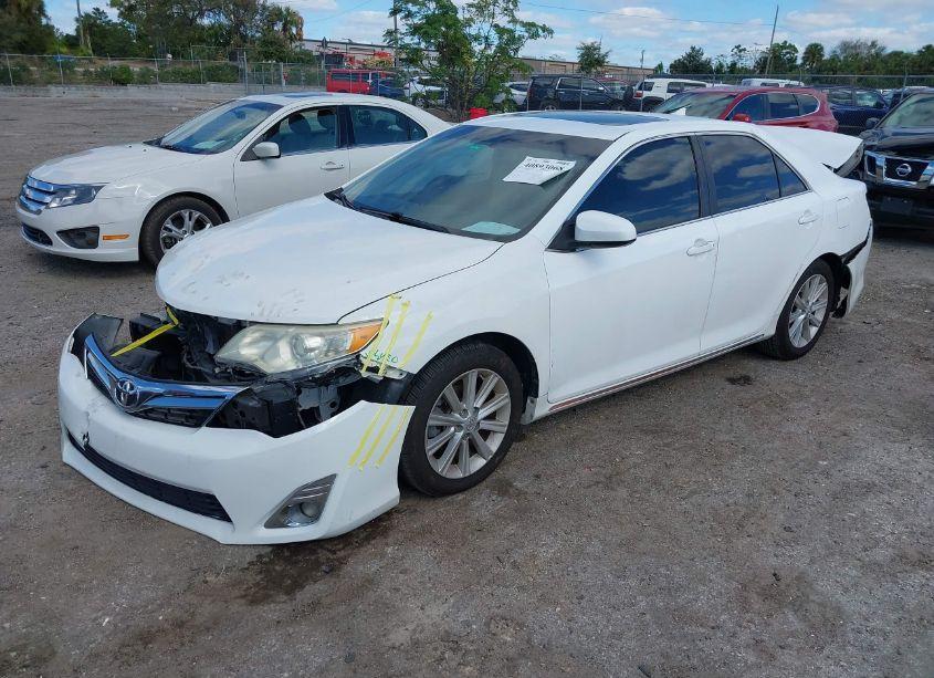 Photo 2 of 2014 Toyota Camry XLE (VIN 4T1BF1FK1EU830486)