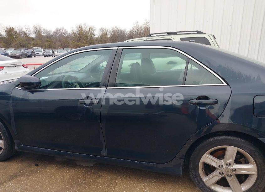 Photo 14 of 2014 Toyota Camry SE (VIN 4T1BF1FK1EU837373)